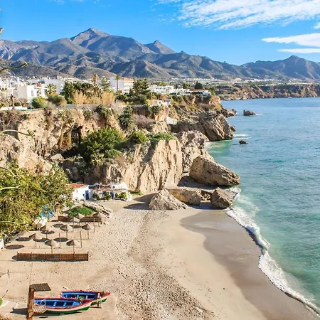 Cozy With Pool In A/a Nerja